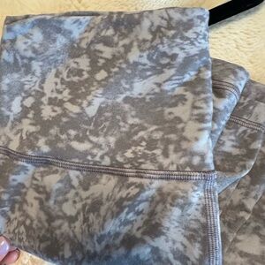 Lululemon Gray Patterned Leggings
